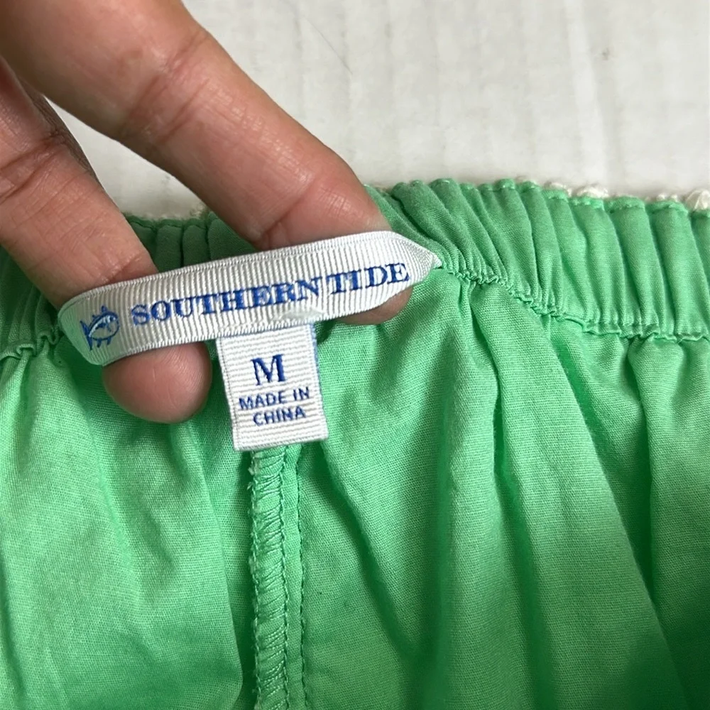 Southern Tide Women's Shorts Medium Pull On Green Lined‎ Lace Resort Coastal